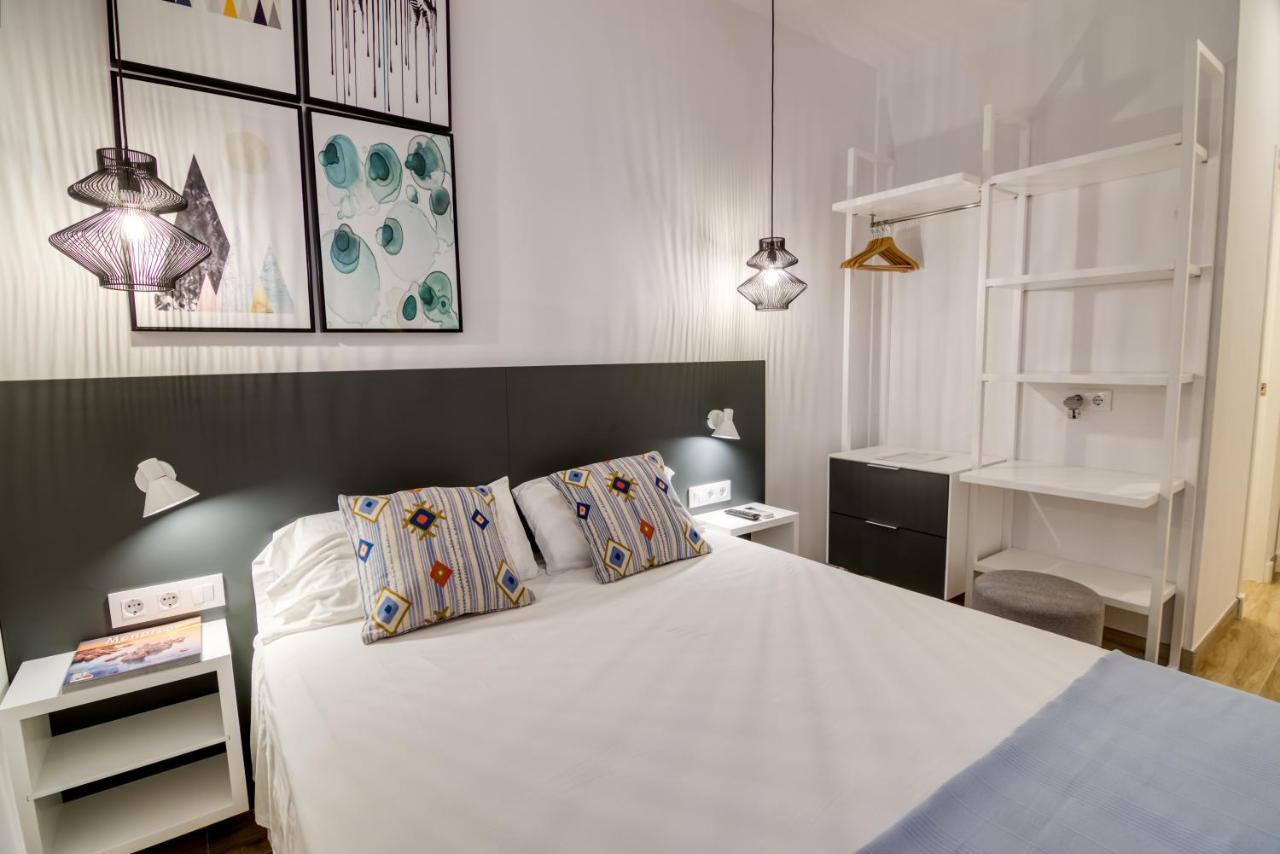 Hostal La Isla Маон Экстерьер фото