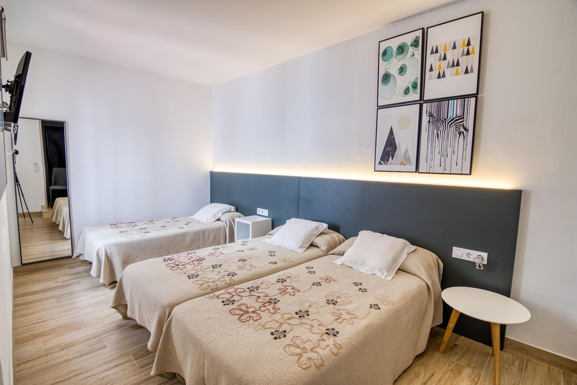 Hostal La Isla Маон Экстерьер фото