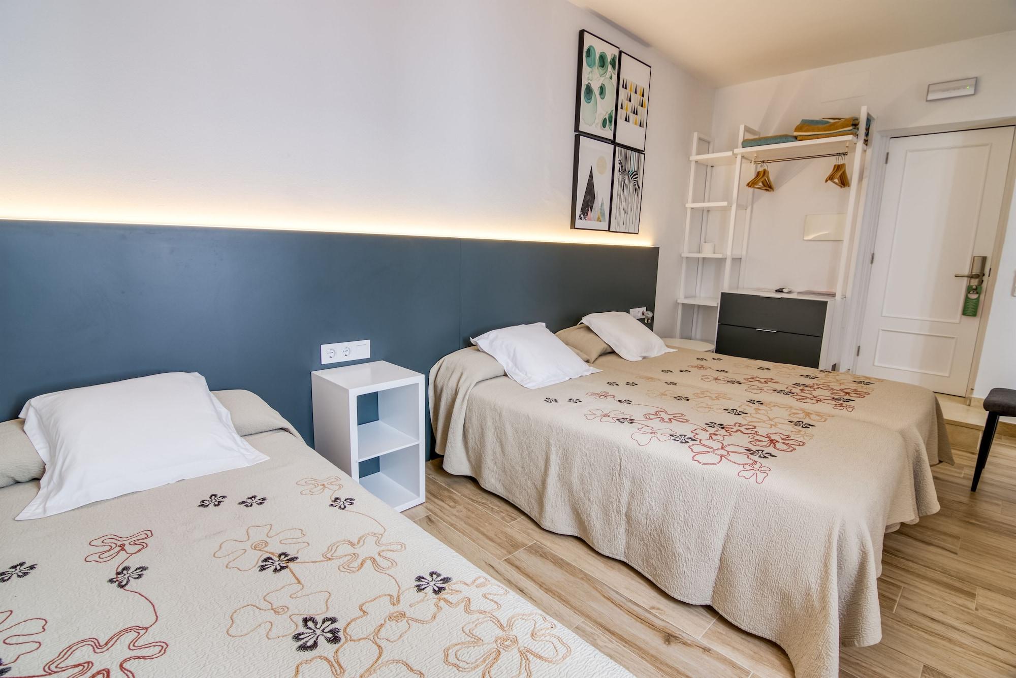 Hostal La Isla Маон Экстерьер фото