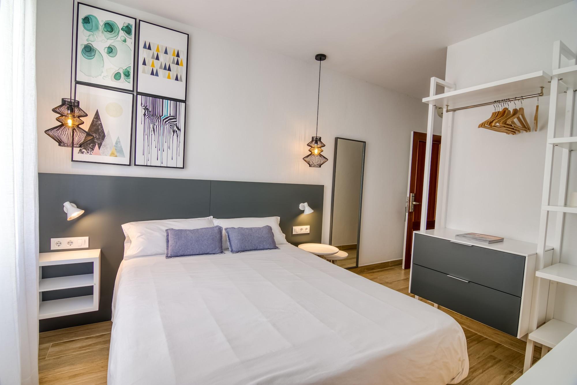 Hostal La Isla Маон Экстерьер фото
