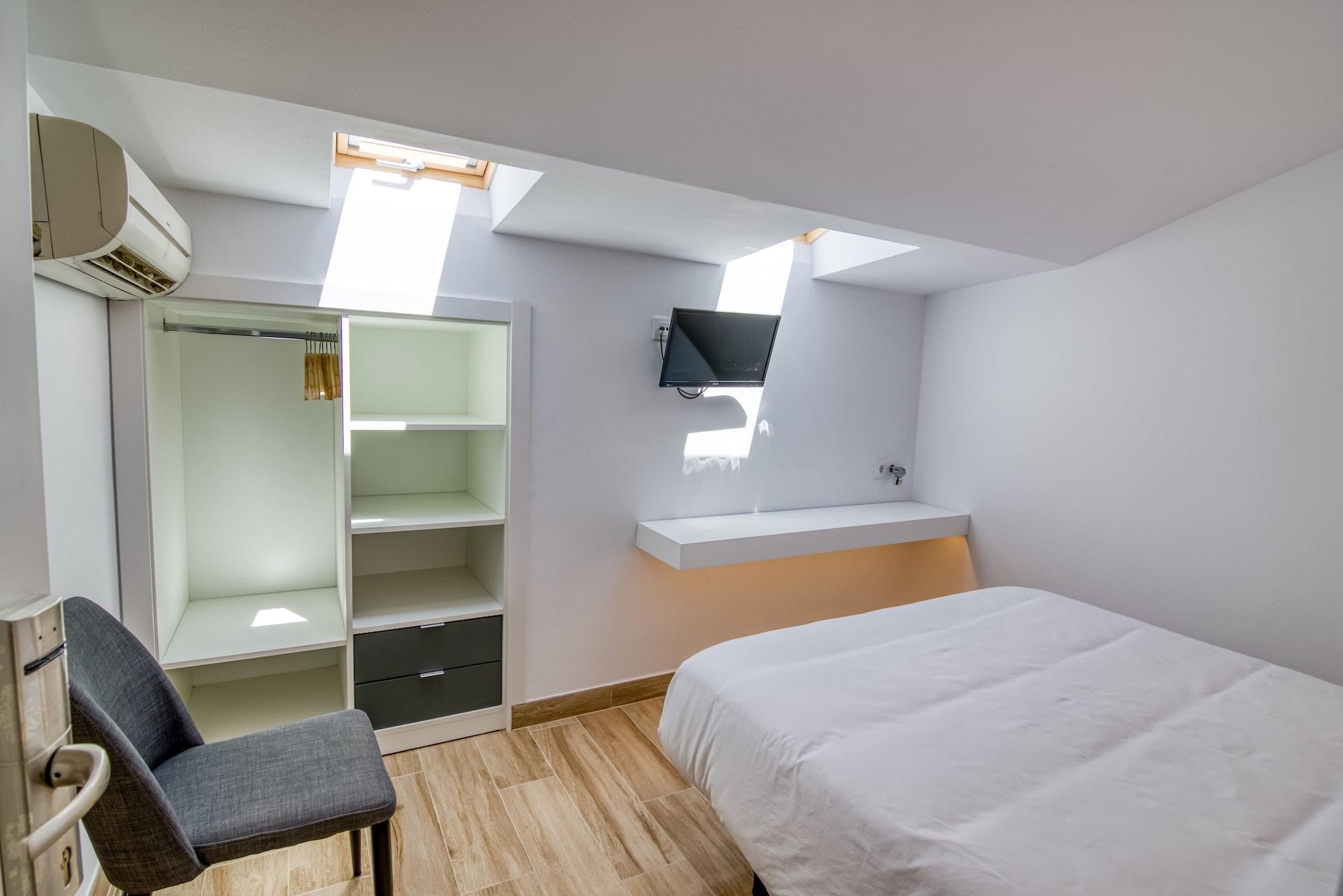 Hostal La Isla Маон Экстерьер фото