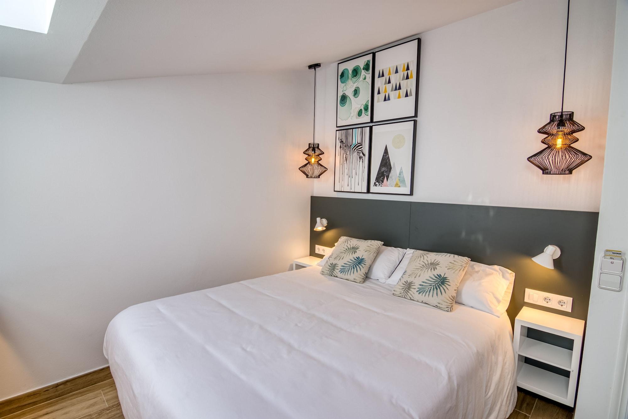 Hostal La Isla Маон Экстерьер фото