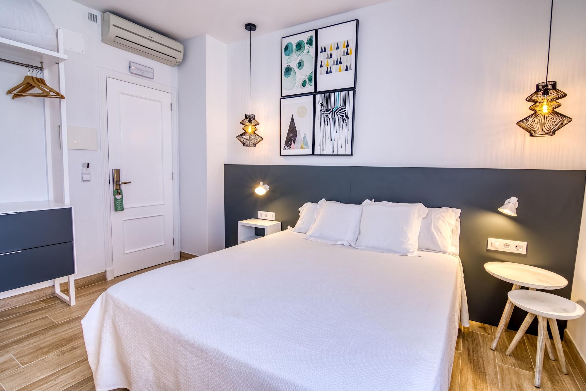 Hostal La Isla Маон Экстерьер фото