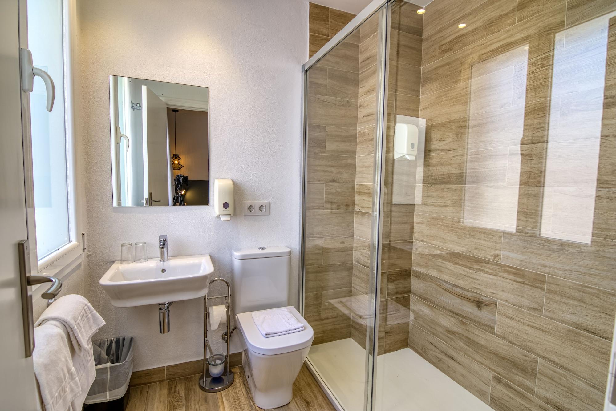 Hostal La Isla Маон Экстерьер фото