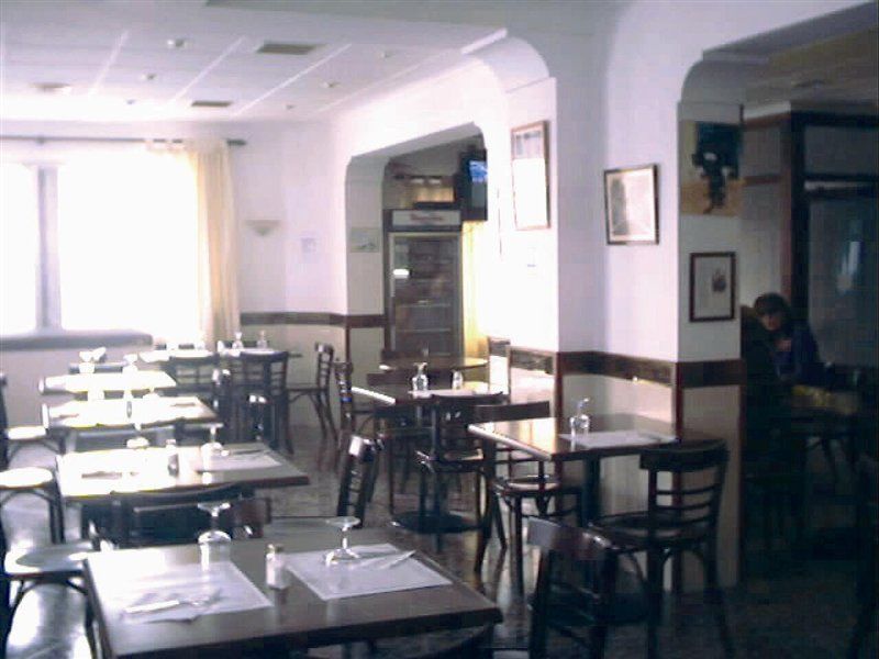 Hostal La Isla Маон Экстерьер фото