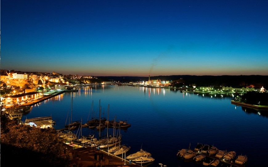Hostal La Isla Маон Экстерьер фото